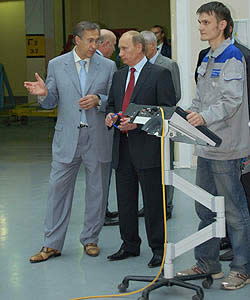 В.В. Путин провел тест-драйв нового автомобиля ''Группы ГАЗ''