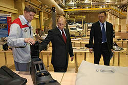 В.В. Путин провел тест-драйв нового автомобиля ''Группы ГАЗ''