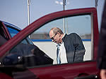 Председатель Правительства РФ В.В.Путин осмотрел и опробовал в Тольятти новую бюджетную модель АвтоВАЗа - «Ладу-Гранту»