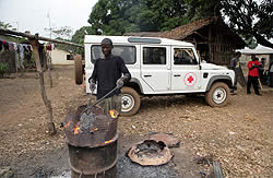 Land Rover поддерживает Международную Федерацию Обществ Красного Креста и Красного Полумесяца