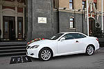 Новый тренд в свадебной моде - белоснежный кабриолет Lexus IS 250C