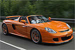 Оранжевый, эксклюзивный и дорогой: Porsche Carrera GT с мотором, мощностью 635 л.с.