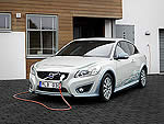 Volvo Car Corporation участвует в реализации проекта по созданию индукционной зарядки аккумуляторов электромобилей