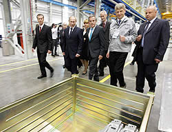 Magna открыла в Петербурге завод по производству автокомпонентов